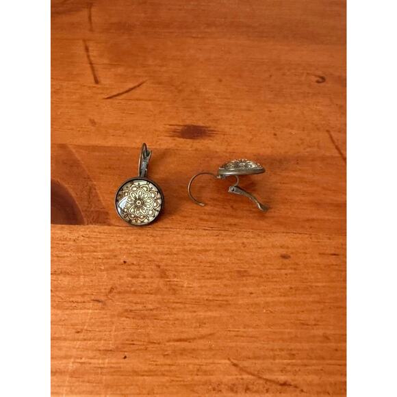 3 Vintage Clip Earrings Boho Lotus Brass Monet White Cabochon Faux Copper Dome - Picture 8 of 15